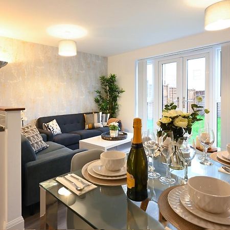 Luxury 4 Bed House With Gated Parking In The Heart Of Birmingham! Apartment Exterior photo