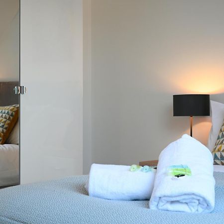 Luxury 4 Bed House With Gated Parking In The Heart Of Birmingham! Apartment Exterior photo