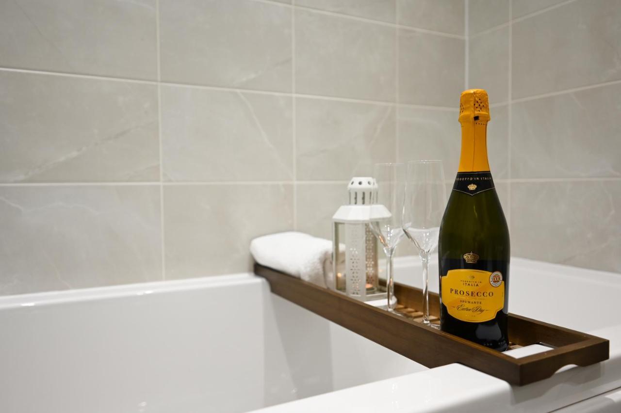 Luxury 4 Bed House With Gated Parking In The Heart Of Birmingham! Apartment Exterior photo