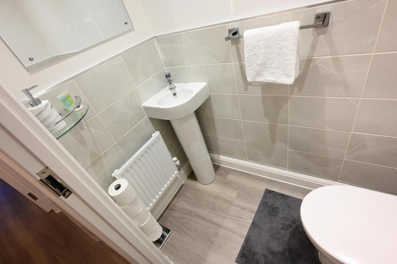 Luxury 4 Bed House With Gated Parking In The Heart Of Birmingham! Apartment Exterior photo